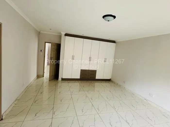 Townhouse/Cluster to Rent in Newlands, Harare