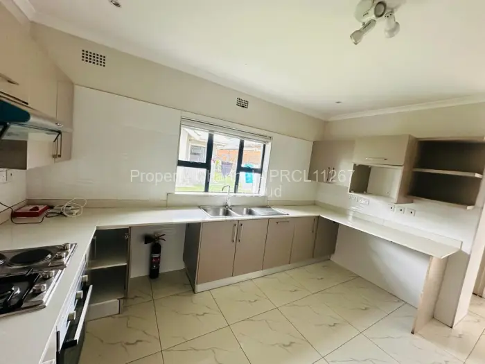 Townhouse/Cluster to Rent in Newlands, Harare