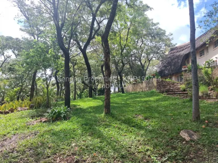 3 Bedroom House for Sale in Mazvikadei, Mazvikadei