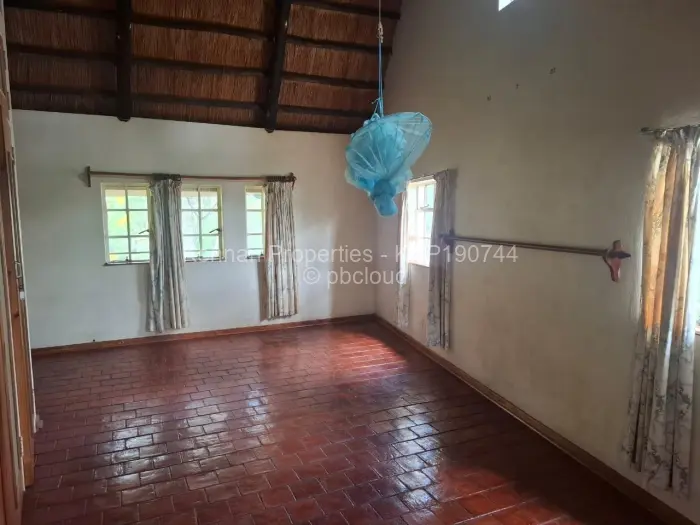 3 Bedroom House for Sale in Mazvikadei, Mazvikadei