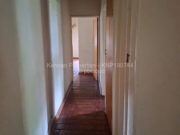 3 Bedroom House for Sale in Mazvikadei, Mazvikadei