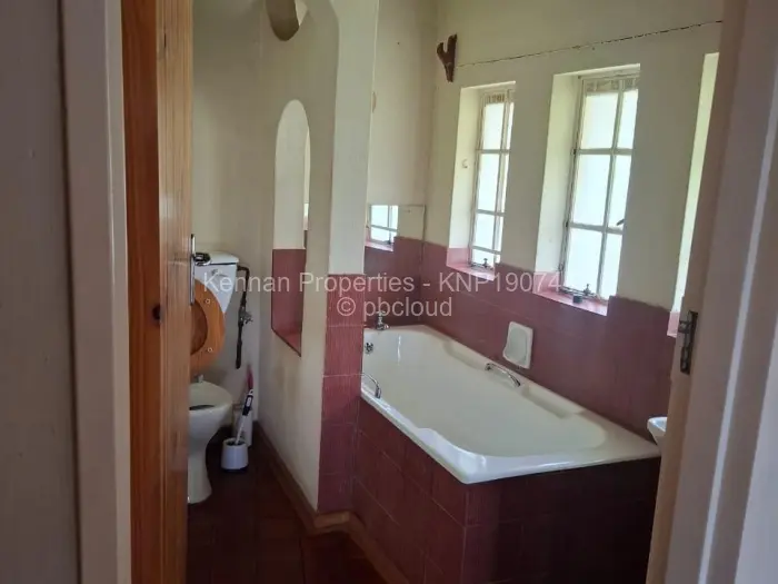 3 Bedroom House for Sale in Mazvikadei, Mazvikadei