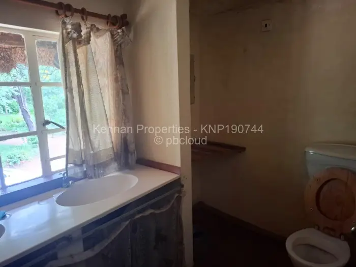 3 Bedroom House for Sale in Mazvikadei, Mazvikadei