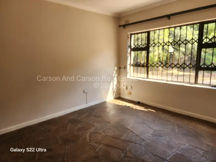 6 Bedroom House to Rent in Greendale