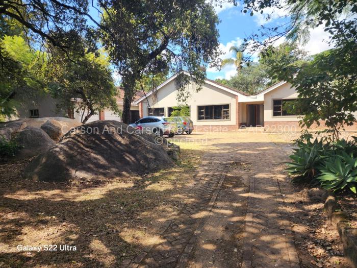 6 Bedroom House to Rent in Greendale, Harare