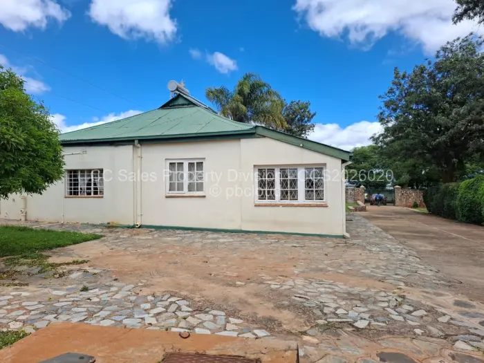 3 Bedroom House for Sale in Bellevue, Bulawayo