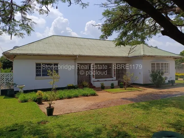 4 Bedroom House to Rent in Famona, Bulawayo