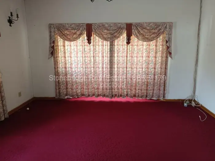 4 Bedroom House to Rent in Famona, Bulawayo