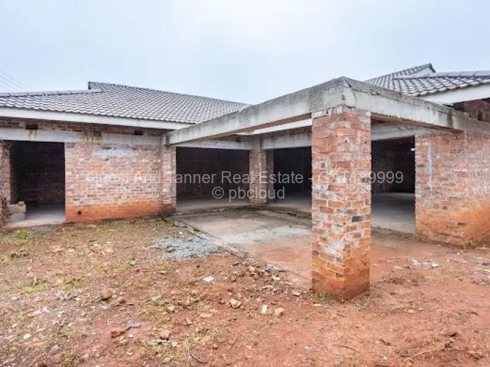 Townhouse/Cluster for Sale in Borrowdale, Harare