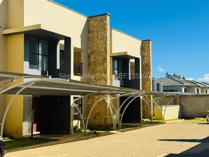 Townhouse/Cluster for Sale in Emerald Hill, Harare