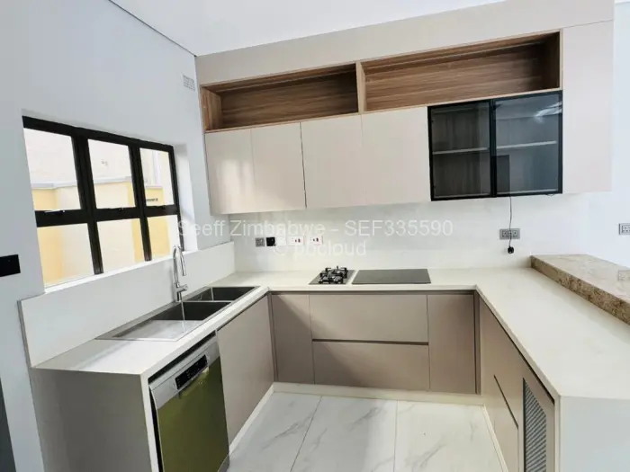 Townhouse/Cluster for Sale in Emerald Hill, Harare