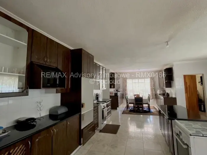 5 Bedroom House to Rent in Borrowdale