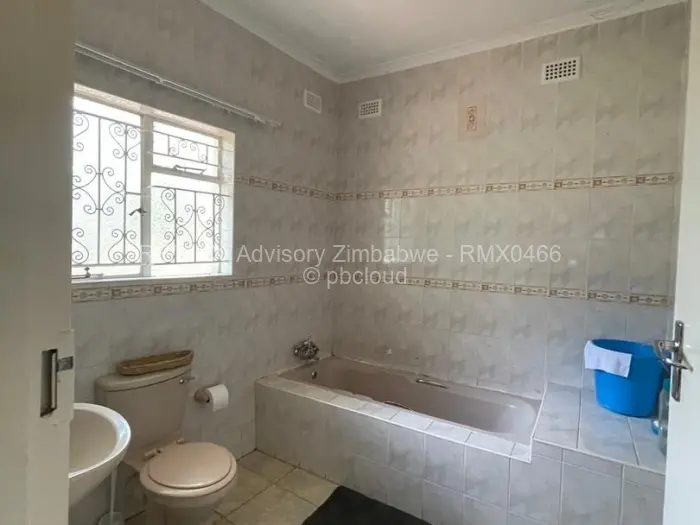 5 Bedroom House to Rent in Borrowdale