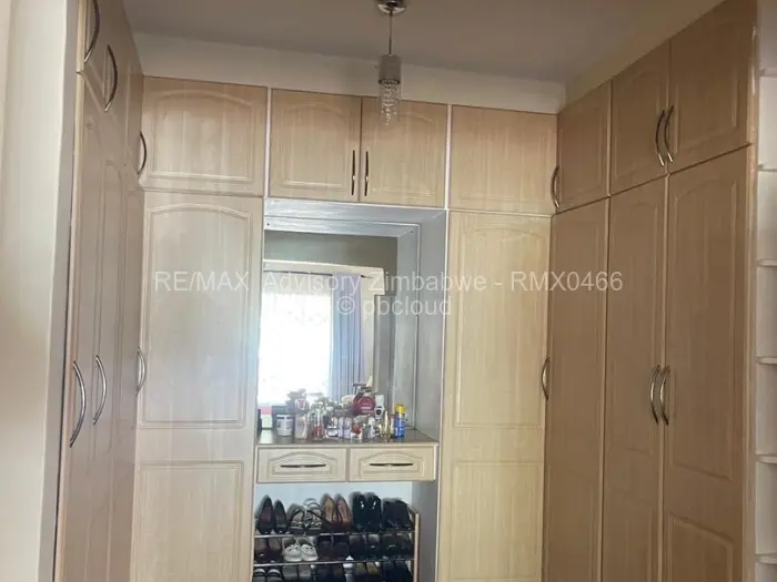 5 Bedroom House to Rent in Borrowdale