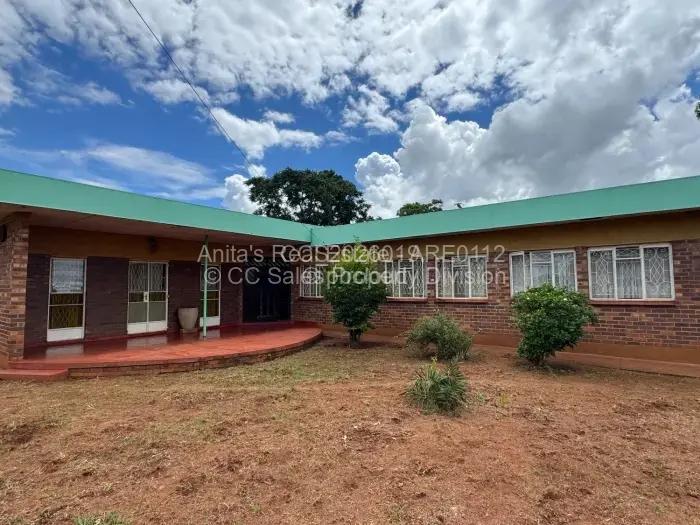 4 Bedroom House for Sale in Trenance, Bulawayo