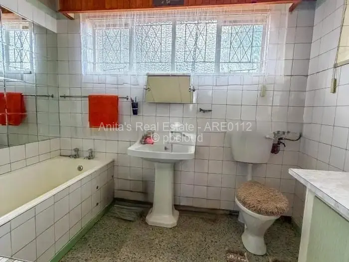 4 Bedroom House for Sale in Trenance, Bulawayo