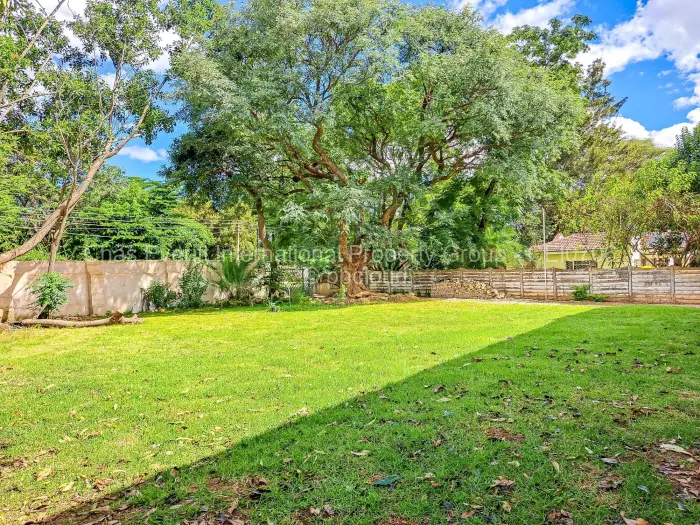 Flat/Apartment to Rent in Borrowdale West