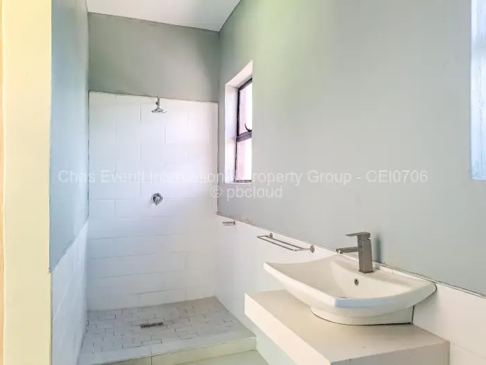 Flat/Apartment to Rent in Borrowdale West