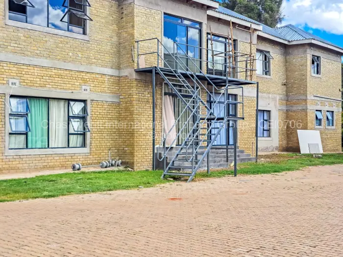 Flat/Apartment to Rent in Borrowdale West