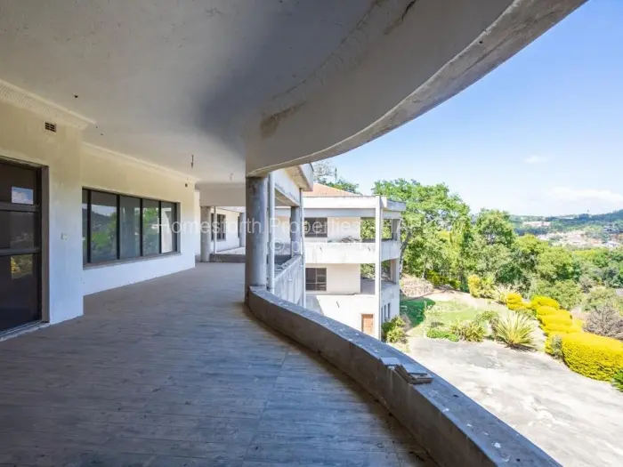 6 Bedroom House for Sale in Carrick Creagh Estate, Harare