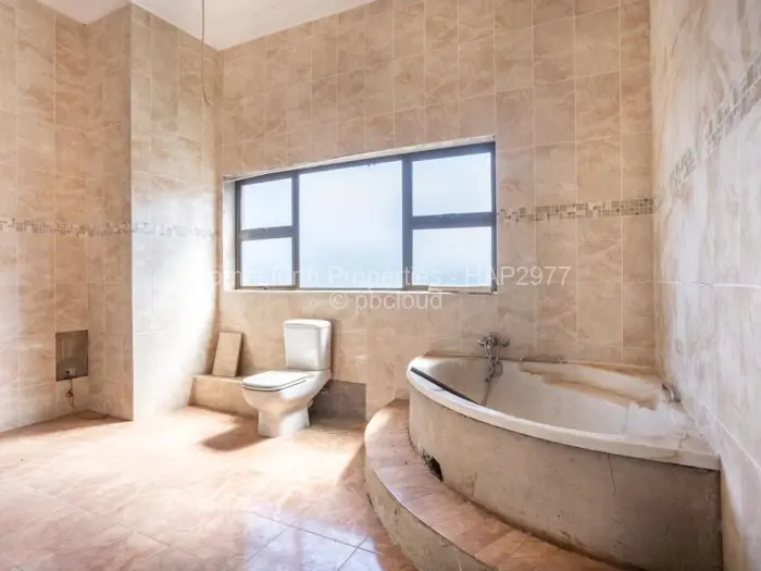 6 Bedroom House for Sale in Carrick Creagh Estate, Harare