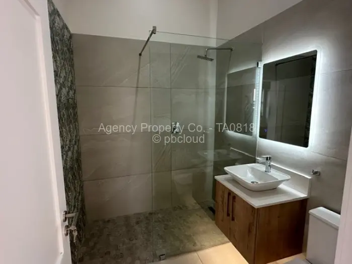 Townhouse/Cluster to Rent in Highlands, Harare