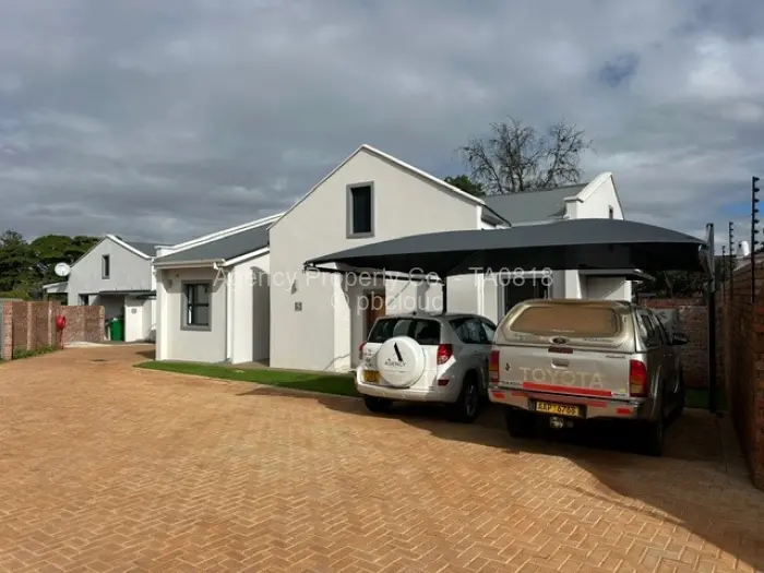 Townhouse/Cluster to Rent in Highlands, Harare