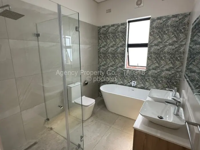 Townhouse/Cluster to Rent in Highlands, Harare