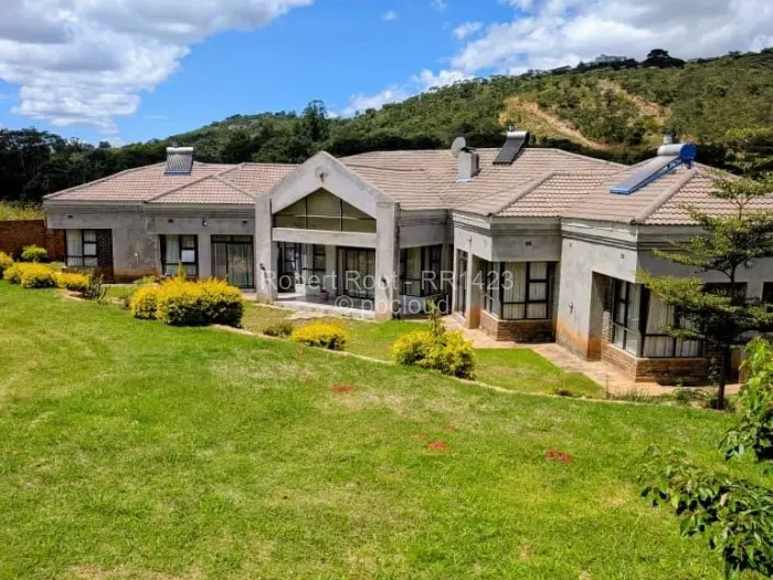 6 Bedroom House for Sale in Carrick Creagh Estate, Harare