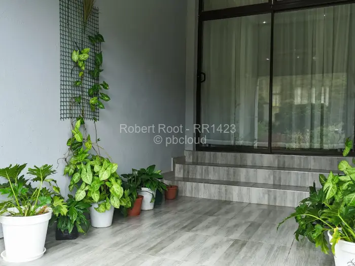 6 Bedroom House for Sale in Carrick Creagh Estate, Harare