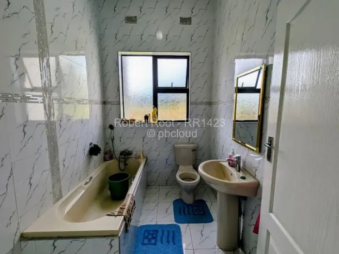 6 Bedroom House for Sale in Carrick Creagh Estate, Harare