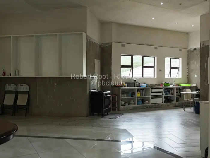 6 Bedroom House for Sale in Carrick Creagh Estate, Harare