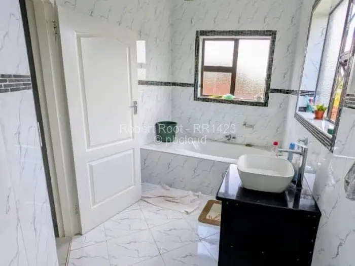 6 Bedroom House for Sale in Carrick Creagh Estate, Harare