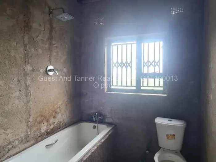 5 Bedroom House for Sale in Mwashuma Park, Harare
