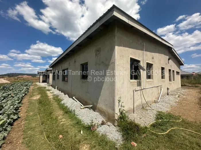 5 Bedroom House for Sale in Mwashuma Park, Harare