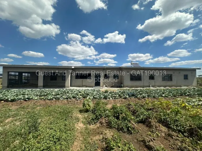 5 Bedroom House for Sale in Mwashuma Park, Harare