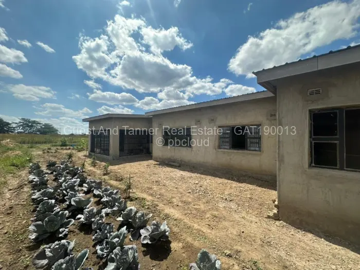 5 Bedroom House for Sale in Mwashuma Park, Harare
