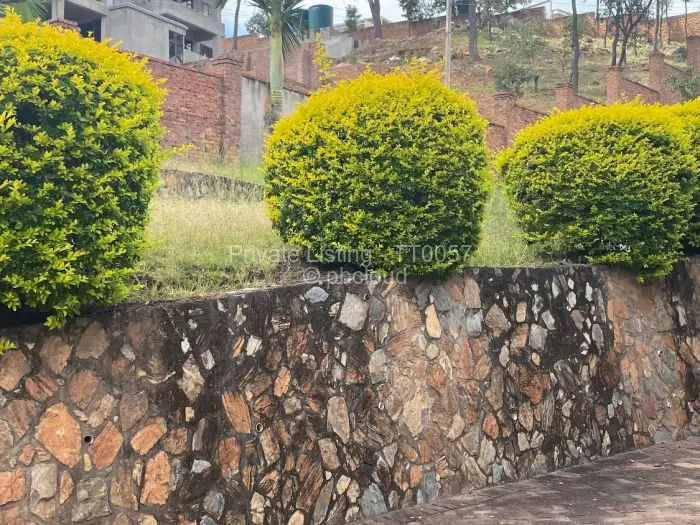 8 Bedroom House for Sale in Carrick Creagh Estate, Harare