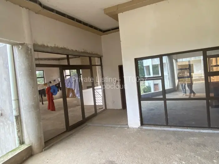 8 Bedroom House for Sale in Carrick Creagh Estate, Harare