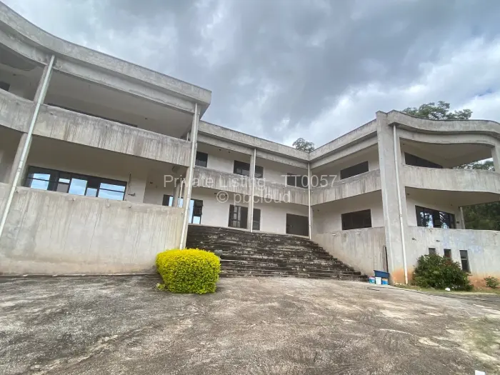 8 Bedroom House for Sale in Carrick Creagh Estate, Harare