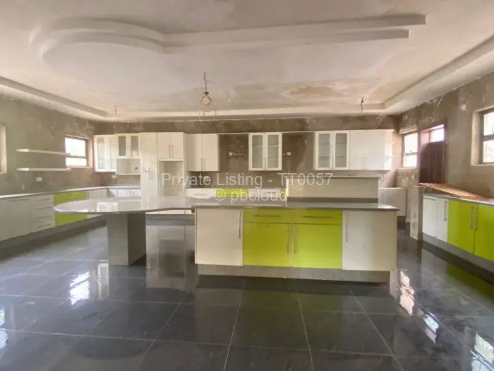 8 Bedroom House for Sale in Carrick Creagh Estate, Harare