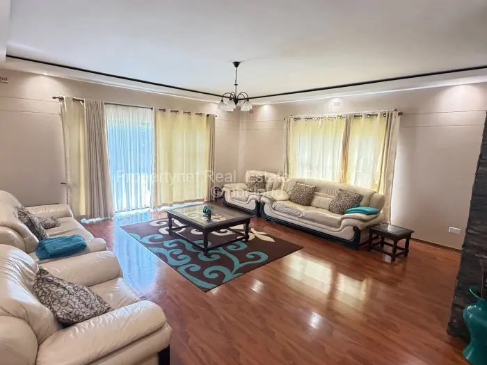 5 Bedroom House for Sale in Mandara, Harare