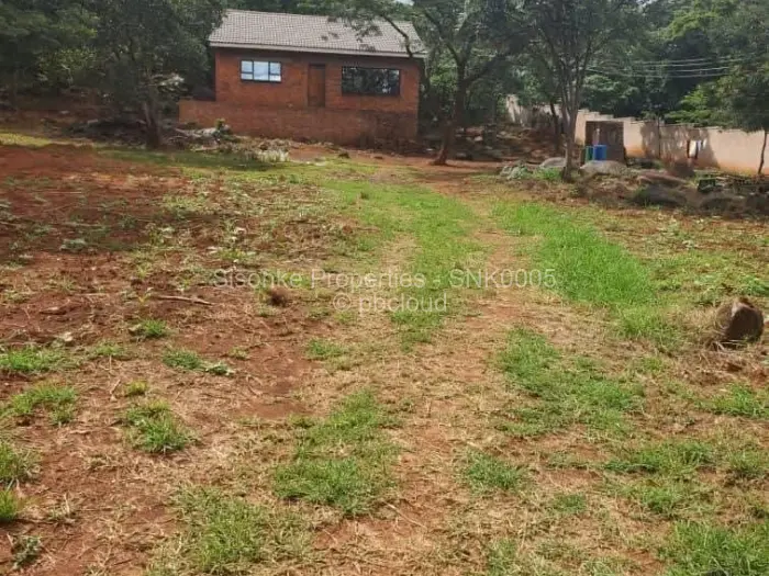 2 Bedroom Cottage/Garden Flat for Sale in Bluff Hill, Harare