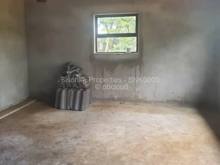 2 Bedroom Cottage/Garden Flat for Sale in Bluff Hill, Harare