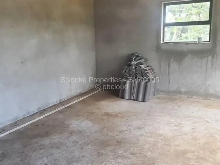 2 Bedroom Cottage/Garden Flat for Sale in Bluff Hill, Harare