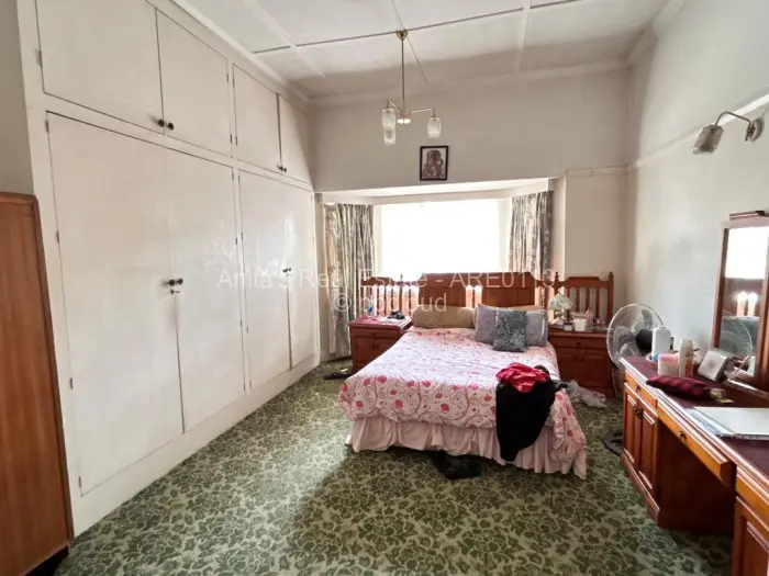 2 Bedroom House for Sale in Parkview, Bulawayo