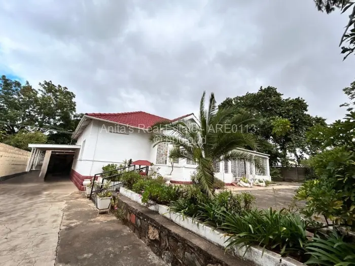 2 Bedroom House for Sale in Parkview, Bulawayo