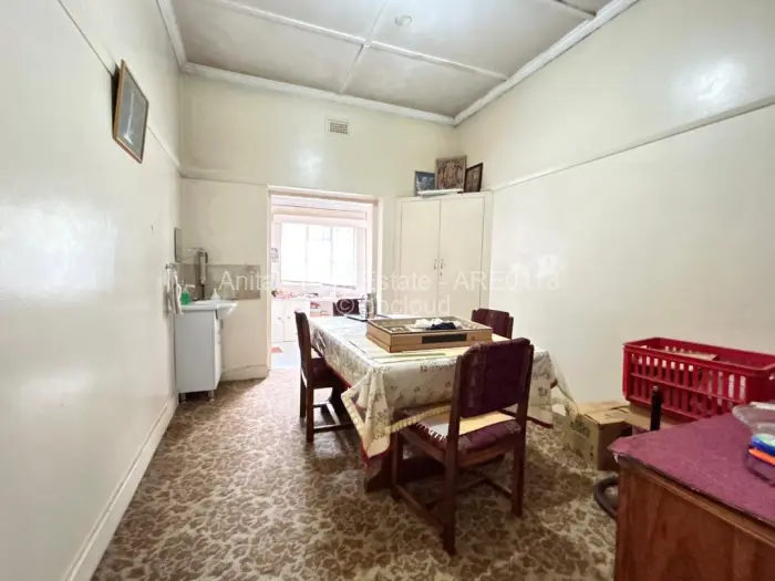 2 Bedroom House for Sale in Parkview, Bulawayo