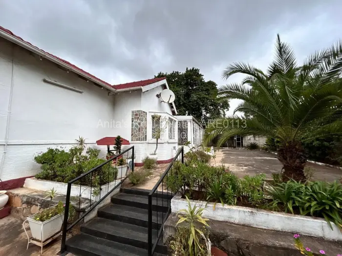 2 Bedroom House for Sale in Parkview, Bulawayo