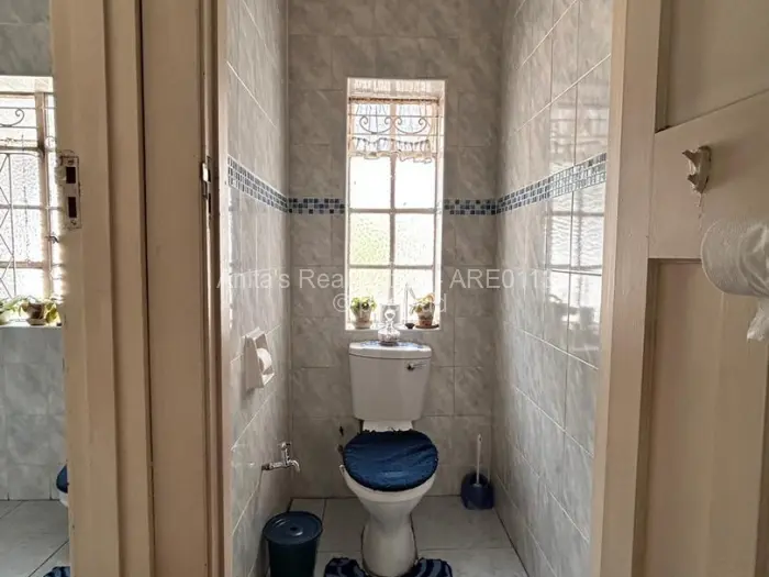 2 Bedroom House for Sale in Parkview, Bulawayo